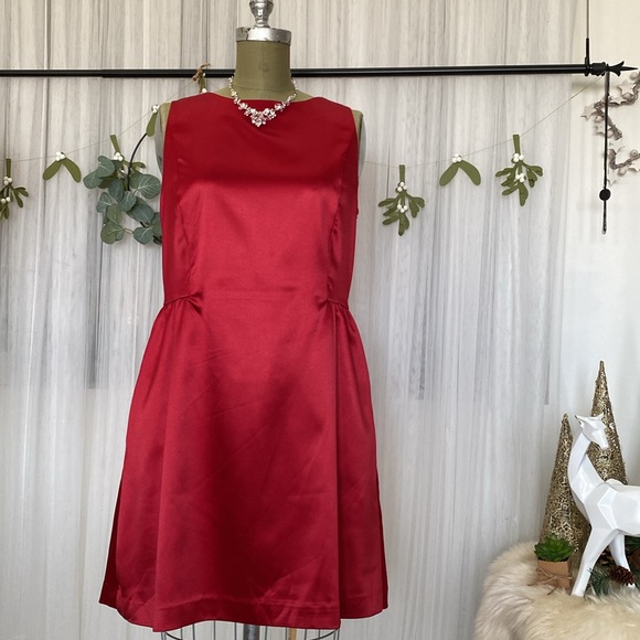 Gap structured red satin, holiday fit and flare, party dress Size 12 - Picture 2 of 15